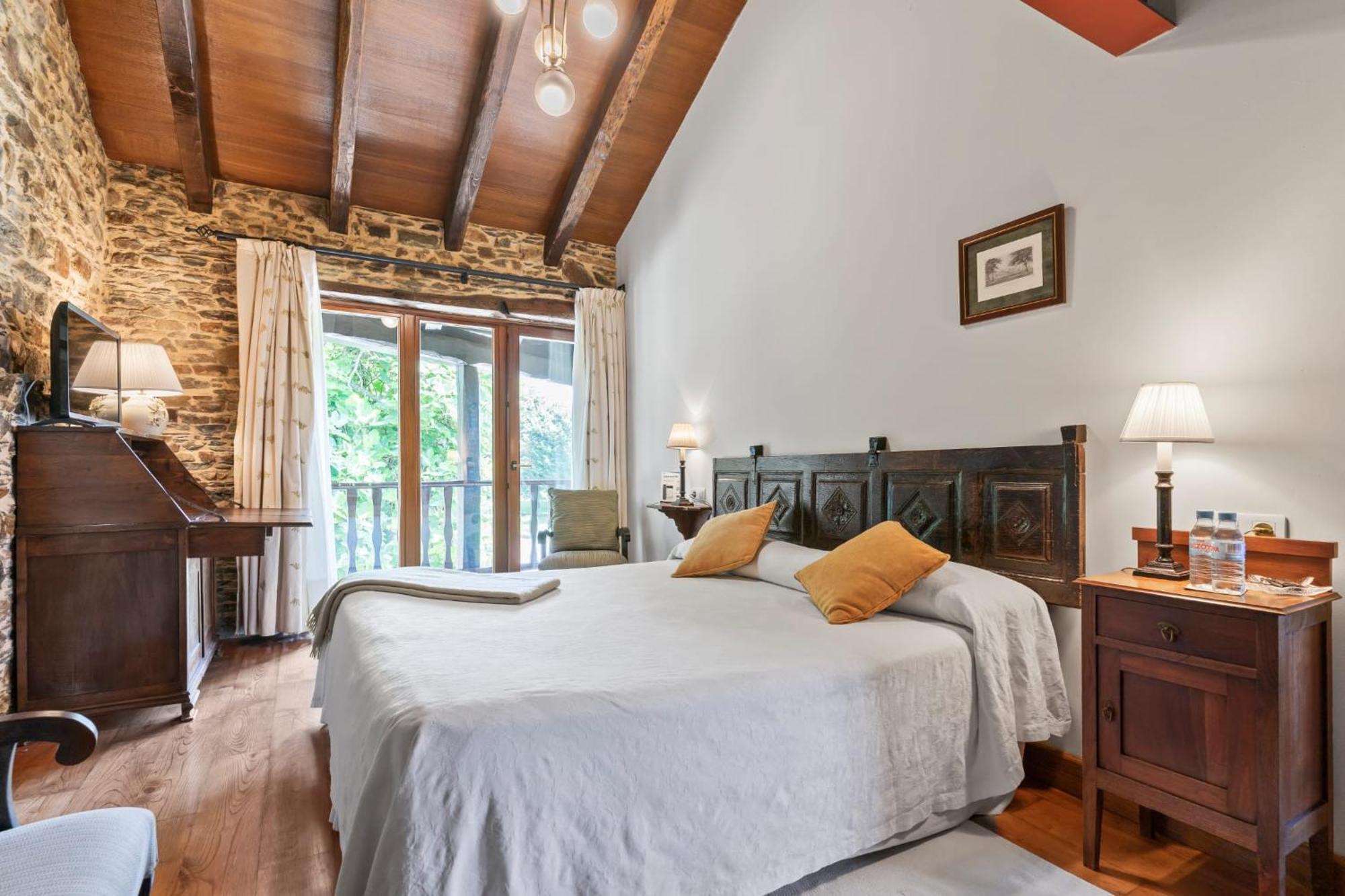 Casa Peleyon Bed & Breakfast Castropol Bagian luar foto