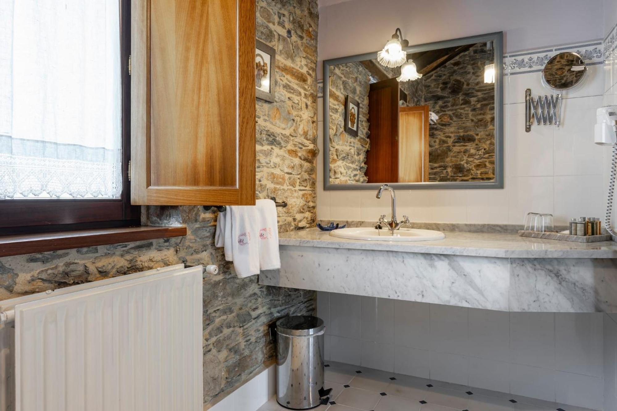 Casa Peleyon Bed & Breakfast Castropol Bagian luar foto