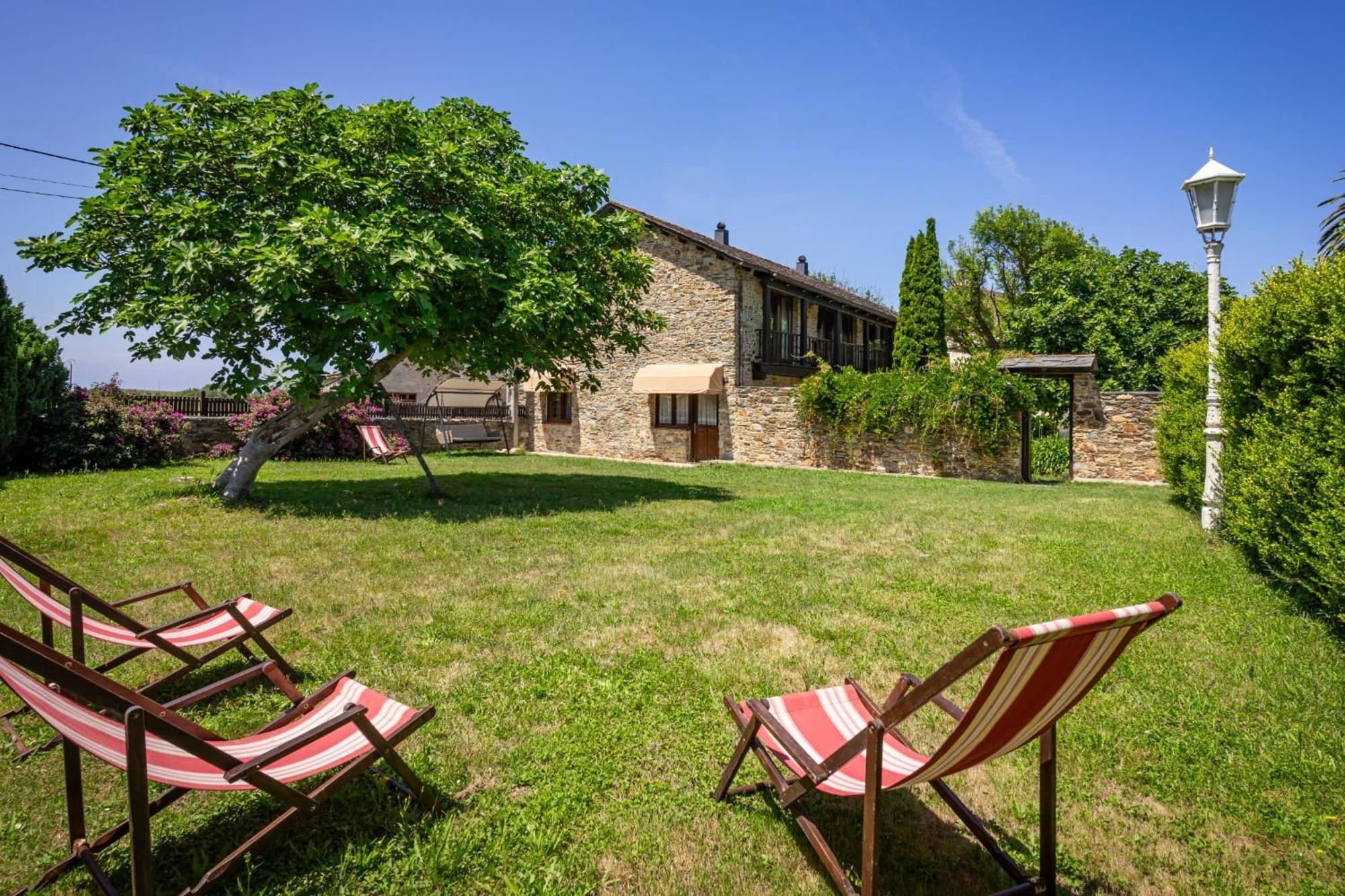 Casa Peleyon Bed & Breakfast Castropol Bagian luar foto