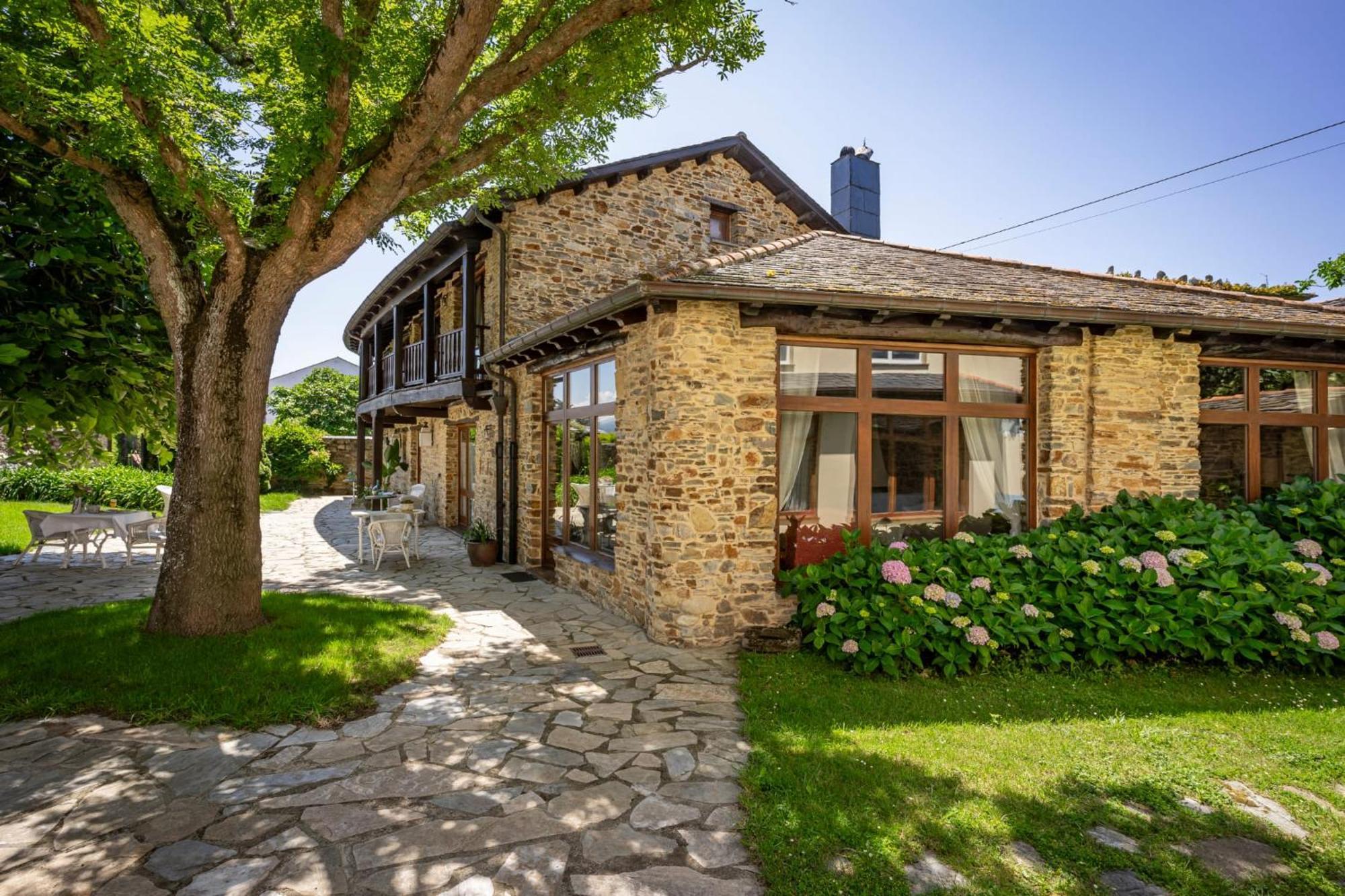 Casa Peleyon Bed & Breakfast Castropol Bagian luar foto